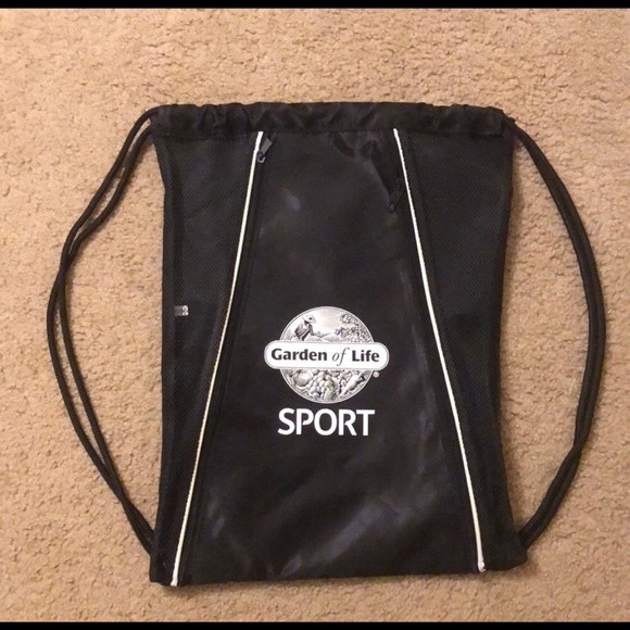 Free with purchase Garden of Life Sports Bag - Picture 2 of 3